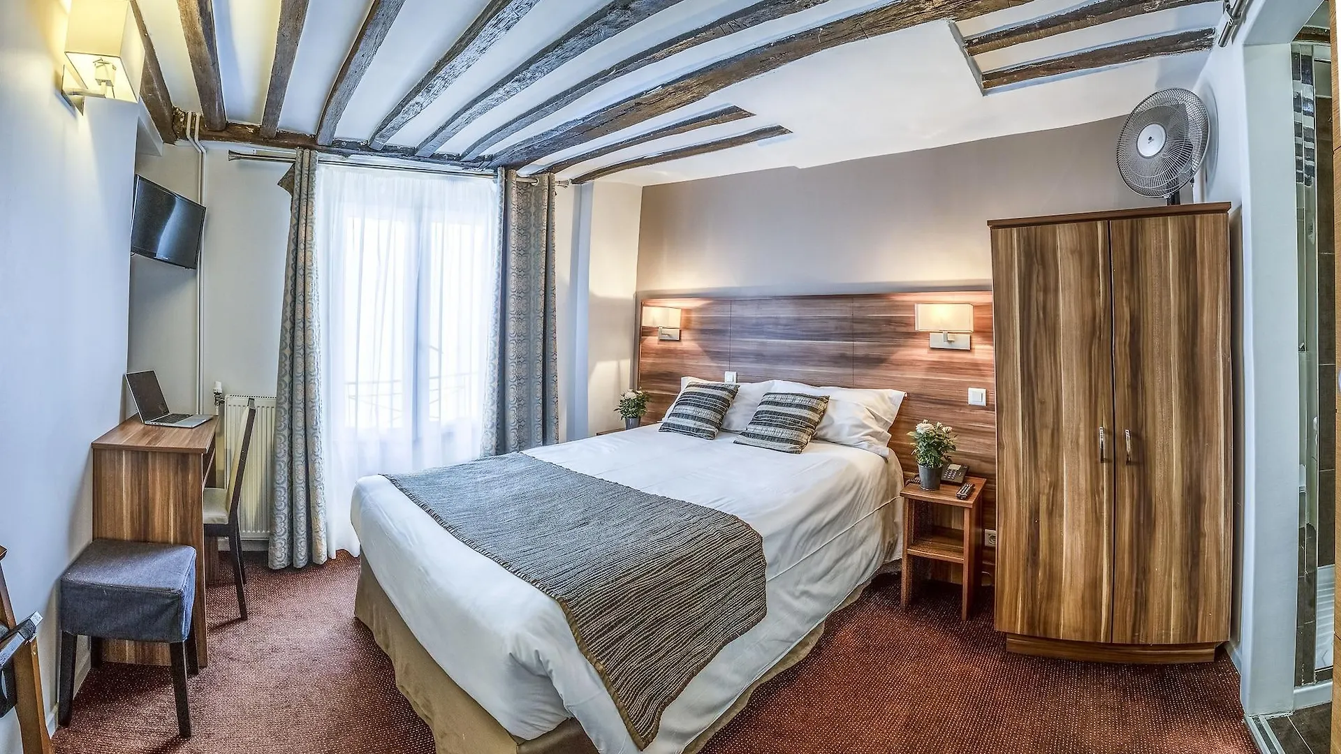 Chabrol Opera Hotel